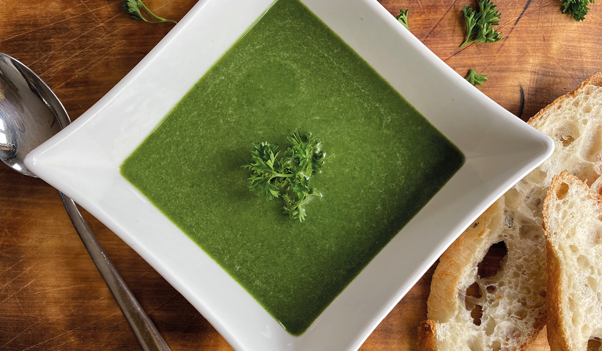 Soupe froide de verdures mélangées